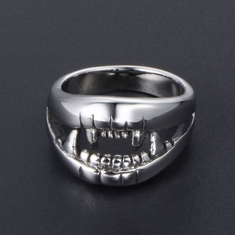 Men's Exaggerated Retro Tooth Ring